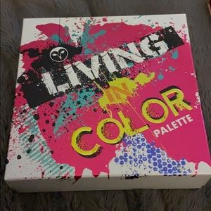 Living in color palette